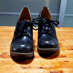 Doc Martens 3 eyelet lugged sole platform heel